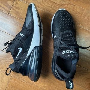NIKE Women’s Air Max 270. ALMOST BRAND NEW!!!